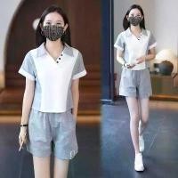 ราคา ชุดออกกำลังกาย ชุดเสื้อยืดและกางเกงขาสั้น ใหม่สำหรับปี 2025 ชุดสูทสองชิ้นฤดูร้อนของผู้หญิง แขนสั้น แฟชั่น (1731436488509391979)