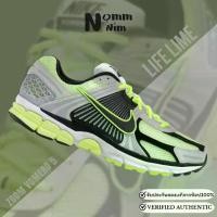 ราคา Nike Zoom Vomero5 FB9149-701 ของแท้ 100% รองเท้าวิ่ง รองเท้าลำลอง (1732160710983977867)