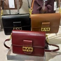 ราคา Vs92890 กระเป๋าสะพายข้าง 2สาย แต่งอะไหล่ทอง (1732000197046929334)