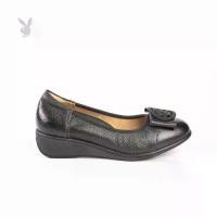 ราคา PB:รุ่น PLAYBOY Wedge shoes รองเท้าส้นสูง(ส้นเตารีด)รหัส ST-H244C1192 ดีไซน์คัชชูหัวมนเสริมส้นทรงเตารีด แต่งอะไหล่โลโก้โบว์ มี 2 สี สีCosmic BlackและCamel Brown (1731758985158232678)