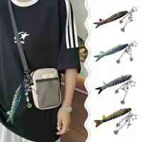 ราคา พวงกุญแจปลา วัสดุพลาสติก ดีไซน์สร้างสรรค์ ปลาจำลองหลายข้อร่วมกัน พวงกุญแจ เบ็ดตกปลา ของขวัญสุดพิเศษ (1731861456415262055)