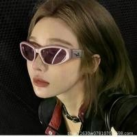 ราคา แว่นตาปั่นจักรยาน สไตล์มิลเลนเนียม ดีไซน์เรียบหรู ทันสมัย แว่นกันแดดคุณภาพสูง เหมาะสำหรับสตรีทถ่ายภาพ สำหรับผู้ชายและผู้หญิง เรือ สเก็ตบอร์ด dueling deck เด็ก สเก็ต ผู้ หญิง (1731393048980849723)