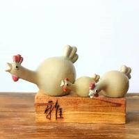 ราคา เซ็ทครอบครัวไก่สีน้ำตาล 3 ตัว ตุ๊กตาไก่เซรามิก ตุ๊กตาแต่งสวน ตุ๊กตาปูนปั้น ไก่ ตุ๊กตาสัตว์ แต่งสวน ไก่น่ารัก เซรามิก แต่งสวนหน้าบ้าน ตุ๊กตาเซรามิค ตุ๊กตาไก่ เซรามิค (1729625941748058126)