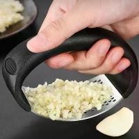 ราคา ที่กดกระเทียม ทำจากสแตนเลส ทำความสะอาดง่าย ประหยัดแรงงาน อุปกรณ์ทำอาหาร เครื่องมือครัวในครัวเรือน เครื่องบดกระเทียม (1730282273803832034)