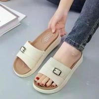 ราคา รองเท้าแตะผู้หญิง มาใหม่ สินค้า QC นุ่มสบาย ส้นสูง 4 ซม. (1731839605706491880)