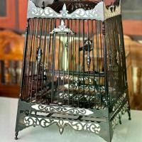 ราคา กรงนก15ซี่เต็มไม้ขาวดำลายกระจับฝังเรซิน (1730564952114956293)