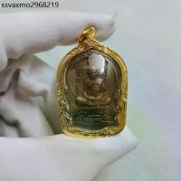 ราคา จัดส่งเฉพาะจุด จี้พระหลวงปู่ทิม อิสริโก เหรียญนั่งพาน ๘ รอบ ปี 2518 วัดละหารไร่ จ.ระยอง เลี่ยมกรอบทองไมคร่อนอย่างดี (1731765169670227620)