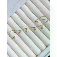ราคา Jewyme - Star Moon Bracelet สร้อยข้อมือสแตนเลสสีทองลายดาวกับพระจันทร์ สวัสดิการสด (1731898067900401533)