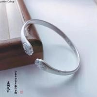 ราคา กําไลโอมแท้ กำไลเงินแท้รูปมือแมวเหมียว / Cat Hand Bracelet กำไลนำโชค สร้อยข้อมือเงินแท้ กำไลของขวัญ (1731888434410325013)