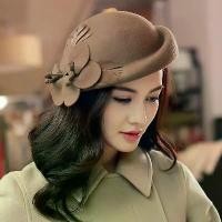 ราคา หมวกไหมพรมสำหรับผู้หญิง สไตล์ฤดูใบไม้ร่วงฤดูหนาวใหม่ ดีไซน์ย้อนยุคอังกฤษ เรียบหรู หมวกเบเร่ต์ฤดูหนาว เหมาะสำหรับสวมใส่เป็นผ้าห่ม polo cap newer a caps หมวก mlb แท้ (1732309371632781727)