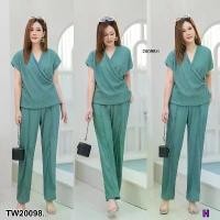 ราคา Garden Clothes ชุดเซ็ท SET 2 ชิ้น #สาวอวบ เซทเสื้ออกไขว้ คอถ่วง + กางเกงขายาว .. สีเขียว (1732225635764767423)