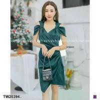 ราคา Garden Clothes ชุดเดรส เดรสออกงาน เว้าไหล่ 2 ข้าง กระโปรงจีบไขว้ .. สีเขียวเข้ม (1732218762838444735)