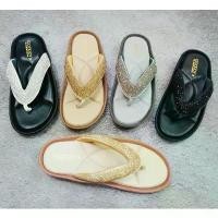 ราคา Gooddy Fashion หูคีบ รองเท้าแฟชั่นรองเท้าหนีบเพรช พื้นโซฟาเตี้ย (1731607788309546272)