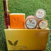 ราคา ครีมมาเชอร์รี่ MACHE'RE BY JUMI Whitening Cream Set (Gold Box Set) จัดส่งจากกทม (1732042642372396675)