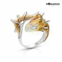 ราคา แหวนมังกรวงใหญ่ สีเงินลงยาสีทอง (ชุบโรเดียม) แหวนมังกร Moonlit Dragon Ring by MONVATOO London งานฝีมือพิถีพิถัน handmade ทำด้วยมือ ปรับไซส์วงแหวนได้ adjustable ring band สามารถใ (1730693303232858984)
