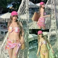 ราคา ชุดว่ายน้ำ3 ชิ้น บิกินี่พร้อมผ้าคลุม ลายดอกเดซี่ สีชมพูม่วง อกตัว ยู คล้องคอพร้อมส่งในไมย (Hot sale) (1732147706864305783)