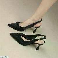 ราคา New trend รองเท้าสตรีหรูหรา รองเท้าแตะมีส้นค รองเท้าส้นเข็มแฟชั่นผ้าไหม สูง3นิ้ว วัสดุเกรดดี มี 2 สี COD (1732200278076458138)