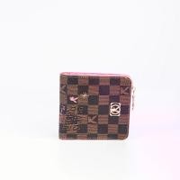 ราคา PB:รุ่น Forever Wallet กระเป๋าสตางค์ผู้หญิงใบสั้น รหัส ST-WA242PB101-BR ดีไซน์หนังน้ำตาลลายตาราง ตัดหนังภายในชมพูมีช่องใส่เหรียญ สีน้ำตาล (1730331182404176486)