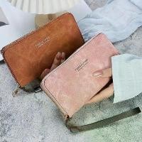 ราคา กระเป๋าสตางค์ใบยาว กระเป๋าถือผู้หญิง มัลติฟังก์ชั่น พร้อมกระเป๋าใส่บัตรหลายใบ กระเป๋าโทรศัพท์มือถือ และกระเป๋าเปลี่ยนสไตล์ผู้หญิง กระเป๋า สตางค์ ผ้า แฮนด์เมด charles and keith wa (1731759571586418318)