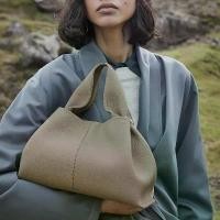 ราคา กระเป๋าลายเมฆ, สไตล์ฝรั่งเศส, หนังแท้, กระเป๋าสะพายไหล่และกระเป๋าสะพายข้าง, แฟชั่นสตรี, กระเป๋าทรงเกี๊ยว, กระเป๋าถือใต้วงแขน, ขายร้อนข้ามพรมแดน กระเป๋า สตางค์ charles and keith (1731977456103688046)