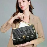 ราคา กระเป๋าทรงสี่เหลี่ยมมินิหรูหราคลาสสิก กระเป๋า Satchel หูหิ้วด้านบนสีดำสำหรับผู้หญิง กระเป๋าสะพายพนังอินเทรนด์ (1730025615743421301)