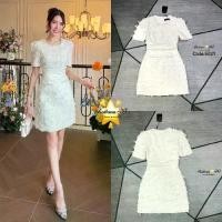 ราคา เดรสสีขาว มีมุกแต่งที่คอ และมีมุกแต่งที่กระเป๋าด้านหน้าชุดทั้ง2 ข้าง มีเข็มกลัด สวยเก๋ให้ใสเข้ากับชุด สวยหรูดูแพงสุดๆ มีซับในอย่างดี มีซิบด้านหลัง ใส่ออกงาน งานแต่ง ปาตี้กับเพื่ (1731842508568561579)