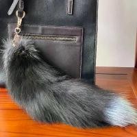 ราคา พวงกุญแจหางจิ้งจอก ทำจากหนังแท้ ลดราคา เสน่ห์กระเป๋าสุภาพสตรี สีธรรมชาติ หางจิ้งจอกเก้าหาง เหมาะสำหรับพร็อพโชว์บนเวที (1732061377422853828)