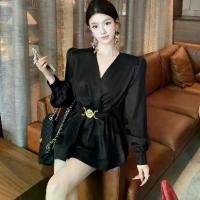 ราคา เสื้อเชิ้ตผ้าซาติน คอวีสูง ผูกไขว้ สไตล์เรียบหรู แขนพัฟฝรั่งเศส เสื้อสังคม ฤดูใบไม้ผลิใหม่ ขายดีในร้าน แฟชั่น 2025 สงกรานต์ ชุด สีฟ้า สาวอวบ (1731818463762154850)