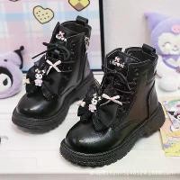 ราคา รองเท้าบูทมาร์ติน สำหรับเด็กผู้หญิง ฤดูใบไม้ร่วง มาใหม่ รองเท้าบูทเด็กผู้หญิง สีดำ รองเท้าบูทสั้น สไตล์ตะวันตก รองเท้าบูทแคทวอล์คเจ้าหญิงเด็ก แฟชั่น (1732276294549801076)
