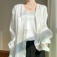 ราคา เสื้อเชิ้ต คอวี ผ้าซาติน สีทอง ดีไซน์เฉพาะ สำหรับผู้หญิง เสื้อเบลาส์ ทรงหลวม คาร์ดิแกน แจ็คเก็ตกันแดด คอลเลคชั่นฤดูใบไม้ผลิ ฤดูร้อน ปี 2025 (1732142826507240477)