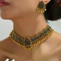 ราคา ชุดสร้อยคอและต่างหูพลอยเทียมนกยูง สไตล์วินเทจ สีทอง ประดับพลอยเทียม (1731543644097250625)