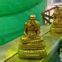 ราคา หลวงปู่ทวดแร่เหล็กน้ำพี้น้าตัก 3 นิ้ว สีทอง (1730162186345024115)