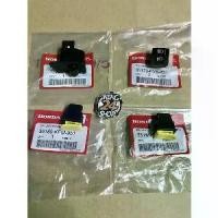 ราคา สวิทไฟแท้ Wave-125i ไฟเลี้ยวบังลม สตาร์ทมือปุ่มเหลือง สวิทสูงต่ำ สวิทไฟเลี้ยว (สวิทแตร สวิทสตาร์ท สีเหลือง) (1732012435764315764)