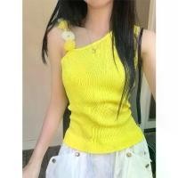 ราคา เสื้อชั้นในถักอสมมาตร สีเหลือง สด สวย สำหรับผู้หญิง ฤดูร้อน มาใหม่ เสื้อกระชับสัดส่วนทรงสลิมฟิต ดีไซน์น่ารักและเซ็กซี่เสื้อกล้ามคอปกผู้หญิง (1731867685778917629)