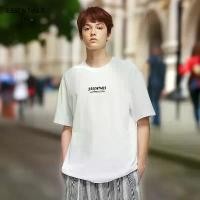 ราคา เสื้อยืดแขนสั้นผู้ชาย แบรนด์อินเทรนด์แท้ ESSENTIALS QUEEN คอลเลคชั่นฤดูร้อน คอกลม สไตล์สปอร์ตลำลอง ทรงอเมริกัน ทรงหลวม พื้นฐาน อเนกประสงค์ สำหรับผู้ชาย โปโล แขน ยาว ไหมพรม เสื้อ แบรนด์ stussy (1732109