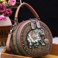 ราคา กระเป๋าผู้หญิง, บัตรจตุรัมสีดำ, แฟชั่นใหม่, กระเป๋าลายช้างปักหนังย้อนยุค, กระเป๋าสะพายข้างใบเล็ก, กระเป๋าทรงกลม, แฟชั่น, 2025 (1731203527057180301)