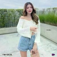 ราคา Garden Clothes เสื้อเชิ้ต & เบลาส์ เสื้อครอปไหมพรมแขนยาว .. สีขาว (1732225662670834367)