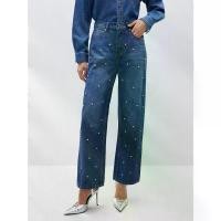 ราคา [Pomelo] กางเกงยีนส์ทรงแต่งดีเทลหมุดเพชรทั้งตัว / Diamond Pivot Embellished Straight Jeans (1730421578761144411)