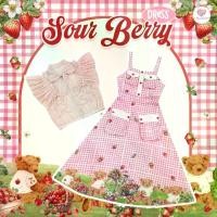 ราคา (มี 3XL) Maria Diamond สีชมพู Sour Berry Set ชุดเซ็ต 2 ชิ้น เอี๊ยมกระโปรงยาวผ้าเปเป้พิมพ์ลาย มีกระเป๋าหน้า + เสื้อครอปแขนกุดแต่งระบาย (1730963331746138303)