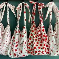 ราคา กระเป๋าผ้าลายเชอร์รี่ สตอร์เบอร์รี่ แอปเปิ้ล สายผูกโบว์น่ารัก women bag (1731683185920804245)