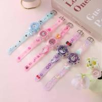 ราคา นาฬิกาอนิเมะ Sanirio Kawaii Charm Cinnamoroll สำหรับเด็ก นาฬิกาเรืองแสง มีตัวละครการ์ตูน Kuromi และ Hello Kitty นาฬิกาข้อมือสุดเท่ นาฬิกาข้อมือหญิง แอปเปิ้ล เจ้าหญิง ของ แท้ န (1731369471560551225)