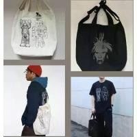 ราคา กระเป๋าผ้า Uniqlo x Kaws ของแท้ ช๊อปไทย (1732198289523705712)