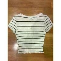 ราคา เสื้อยืดคอกลม uniqlo ผ้าร่อง ลายขวาง น่ารักมาก ทรงพอดีตัว แนะนำ (1731537573758665929)