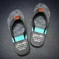 ราคา รองเท้าแตะผู้ชาย ฤดูร้อนใหม่ กันลื่น รองเท้าแตะกลางแจ้ง รองเท้าชายหาดกลางแจ้ง รองเท้าแตะยุโรปและอเมริกา รองเท้า ใส่ ตกปลา ผู้ ชาย briken stocks square toe mule vans แท้ baoji sepatu (17319041958708858