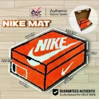 ราคา *ของแท้ พร้อมกล่อง* พรม Nike Shoes Box Mat ของแท้ 100% ลิขสิทธิ์แท้ Nike (1731474401313326601)