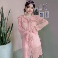 ราคา เดรสอัดพรีสคอระบายเนื้อผ้าชีฟอง (ป้ายZara) (1729588532781222126)