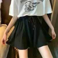 ราคา กางเกงขายาว สีดำ สำหรับผู้หญิง ฤดูใบไม้ผลิและฤดูร้อน มาใหม่ เหมาะสำหรับนักเรียน Ins ทรงหลวมและกระชับสัดส่วน อเนกประสงค์ เอวสูง แถบยางยืด กางเกงขาสั้นกระโปรง promthong กางเกงยีนส์ (1731513187699754949)