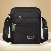 ราคา กระเป๋าลำลองผู้ชาย แบบพกพา หลายชั้น กันน้ำ กระเป๋าสะพายไหล่เดียว กระเป๋าสะพายข้าง ทำจากผ้า Oxford Unisex เหมาะสำหรับธุรกิจ กระเป๋าสตางค์ chanel graffiti messenger bag (1731979701523613303)