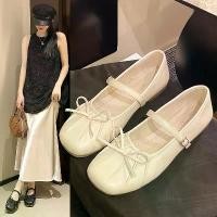 ราคา รองเท้าหนัง สไตล์วินเทจ มีกุทัณฑ์ รองเท้าแมรี่เจน สไตล์ฝรั่งเศสใหม่ 2025 รองเท้าส้นแบน กันลื่น รองเท้าผู้หญิง เหมาะสำหรับฤดูใบไม้ผลิ ugg boots fur บูท เรค ส้นสูง 25 นิ้ว ugg (1731279931943126237)