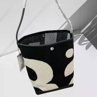 ราคา พร้อมส่ง แท้ 100% Rally The Bag/Rally Movement กระเป๋า กระเป๋าทรง Bucket Bag ทอลายโลโก้ กระเป๋า rally แท้ (1732096550997035170)